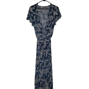 Super cute denim and paisley print dress.